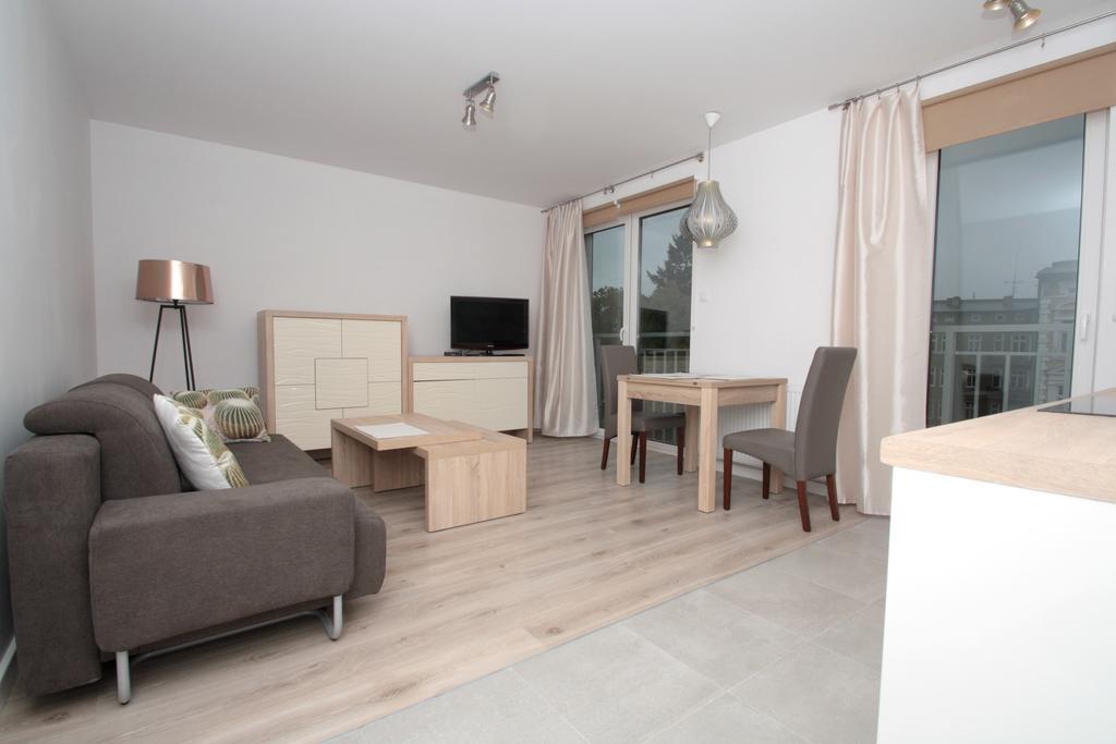 100-Sio Apartamenty Кошалин Екстериор снимка